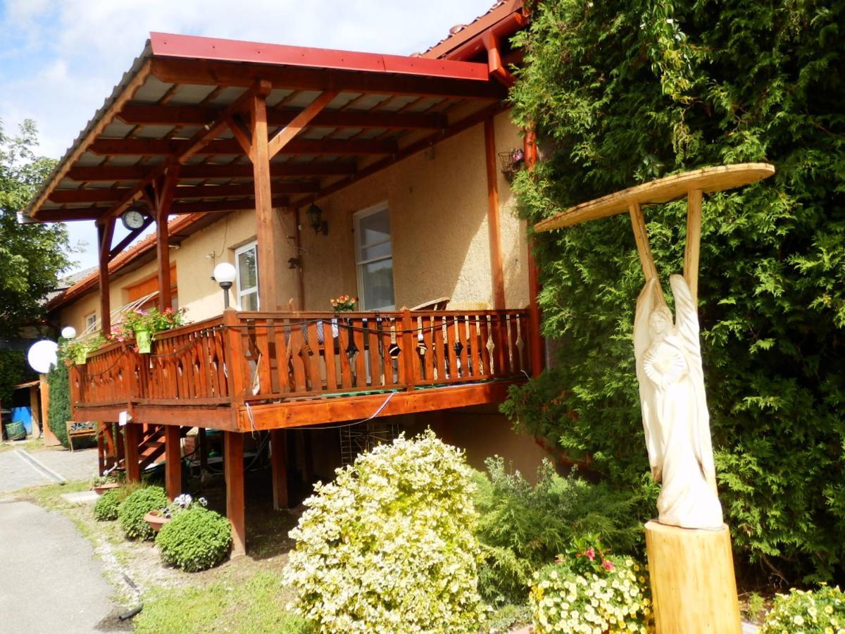 Guesthouse Ilona Velky Kamenec Esterno foto